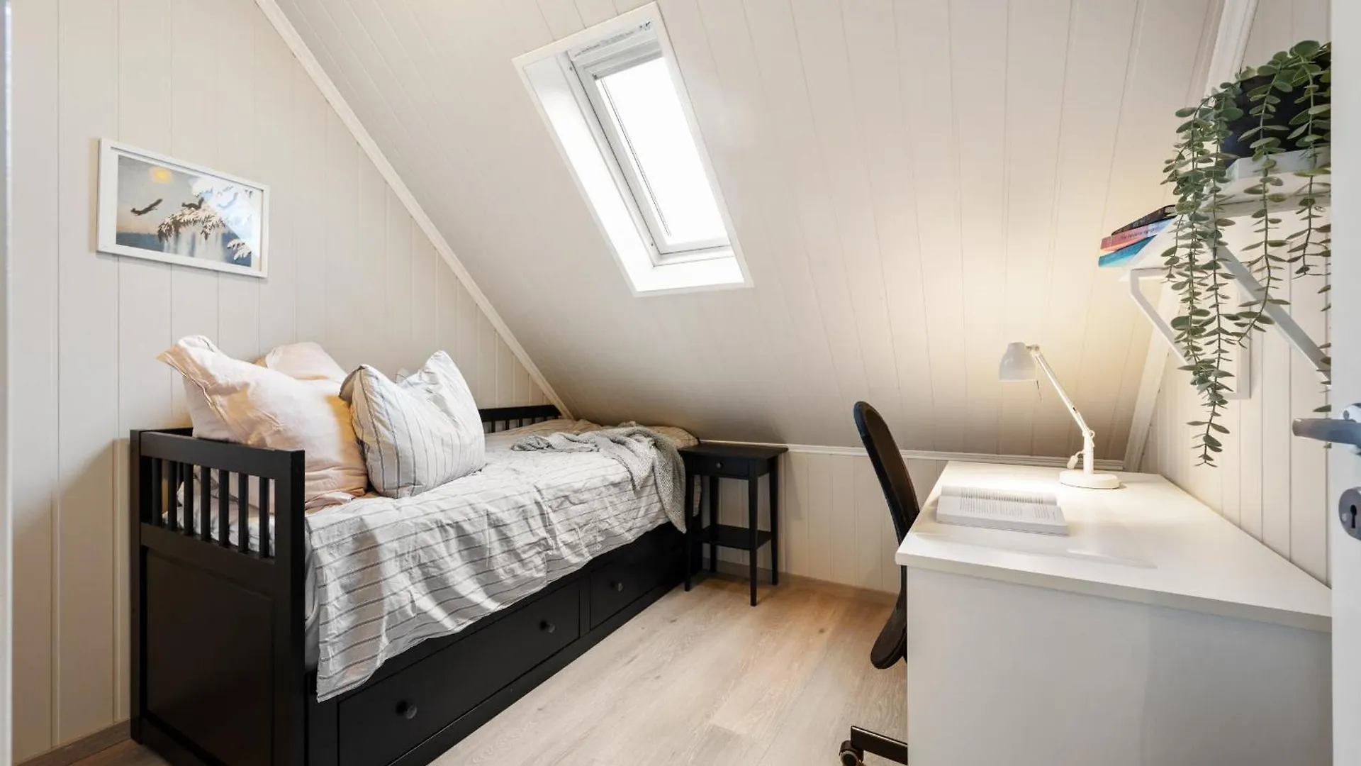 Top-Floor Apartment W/Great View Bergen