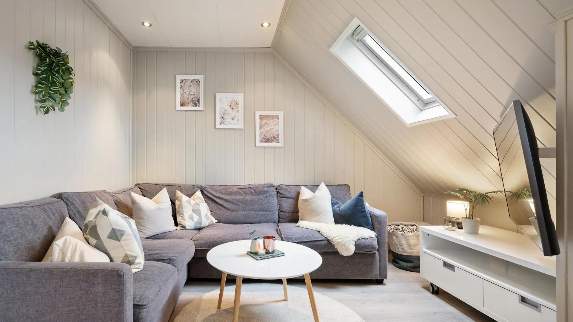 Top-Floor Apartment W/Great View Bergen