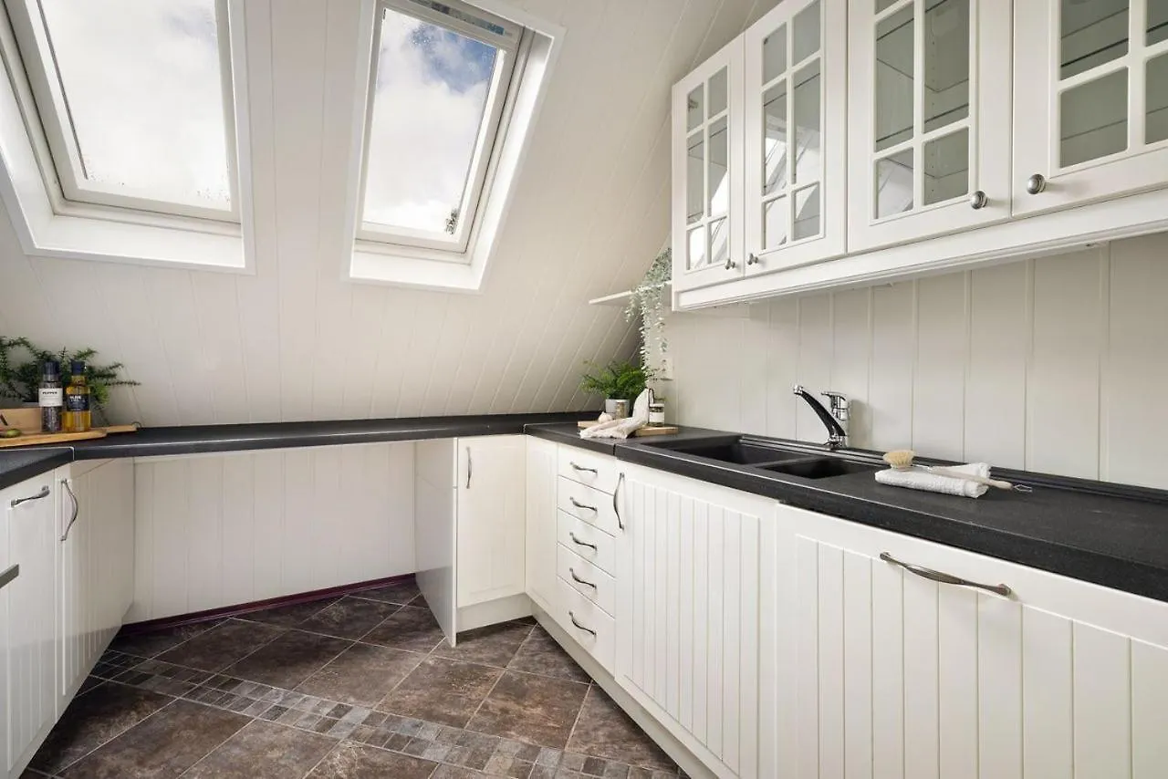 Top-Floor Apartment W/Great View Bergen