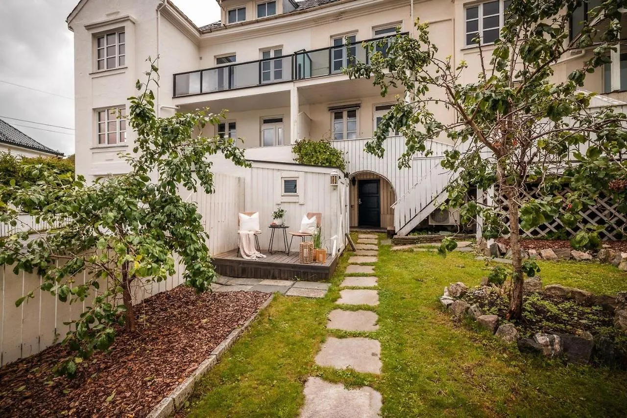 Top-Floor Apartment W/Great View Bergen